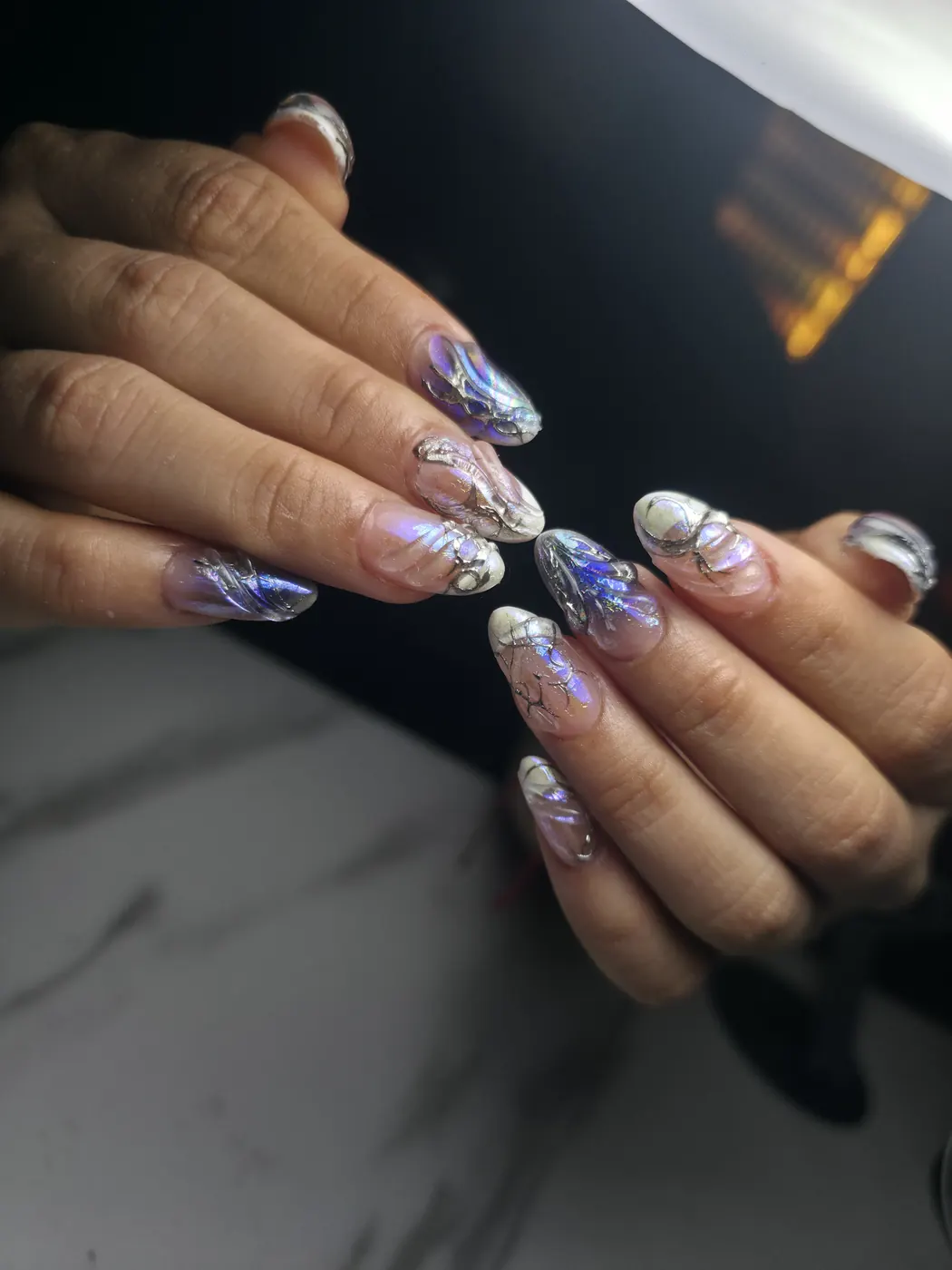 Uñas góticas con acabado statement